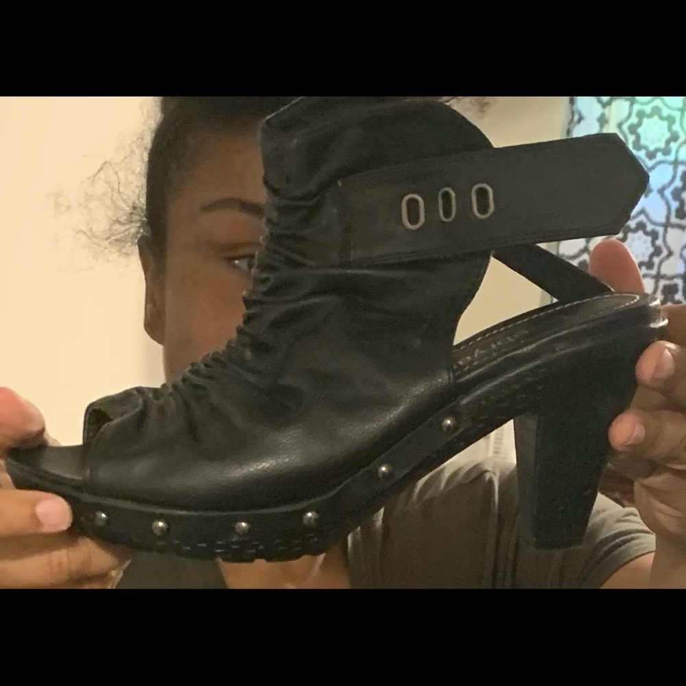Causal or dressy heel shoe